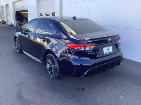 Used 2024 Toyota Corolla SE w/ SE Package AWD/4WD image 4