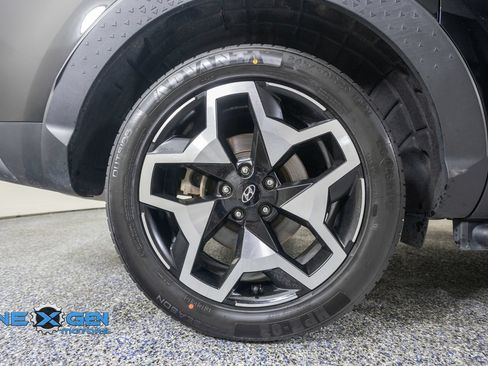 Used 2023 Hyundai Santa Cruz Limited AWD/4WD image 46