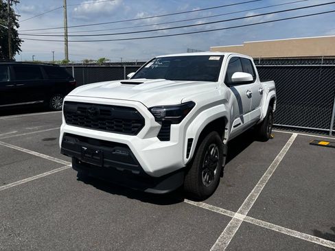 Used 2026 Toyota Tacoma TRD Sport AWD/4WD image 3