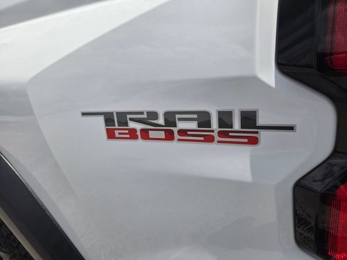 Used 2023 Chevrolet Colorado Trail Boss w/ Advanced Trailering Package AWD/4WD image 11