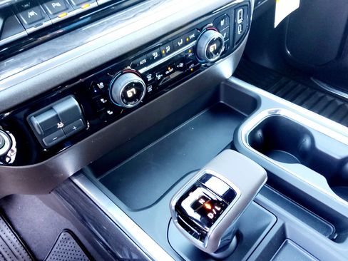 New 2026 Chevrolet Silverado 1500 LTZ w/ Z71 Off-Road Package image 16