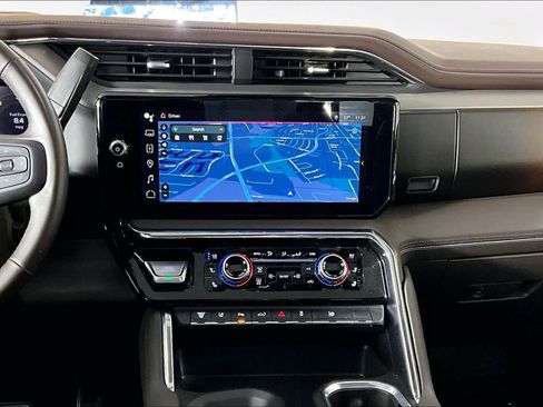 Certified 2025 GMC Sierra 3500 Denali w/ Denali Reserve Package image 6