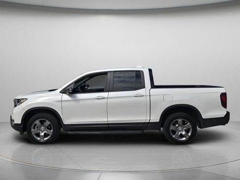 Certified 2024 Honda Ridgeline TrailSport image 4