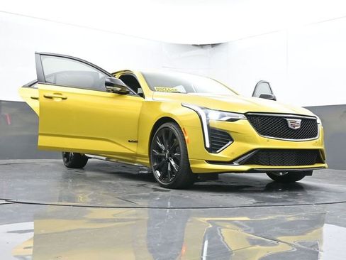 Used 2024 Cadillac CT4 V w/ LPO, ONYX Package image 68