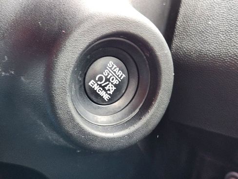Used 2025 RAM ProMaster 2500 FWD image 21