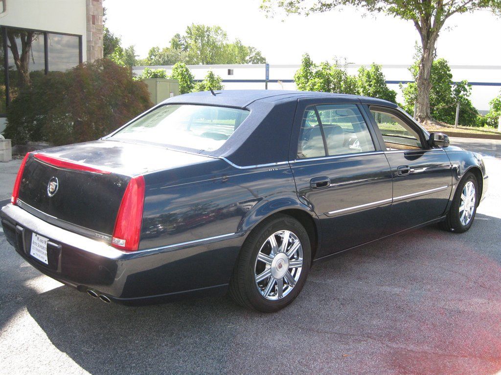 Used 2007 Cadillac DTS Luxury II FWD image 8