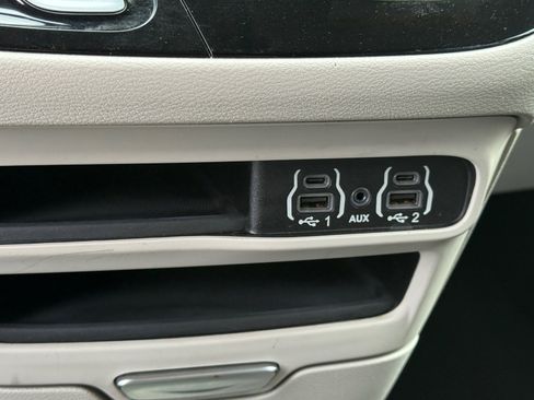 Used 2021 Chrysler Voyager Lxi image 21