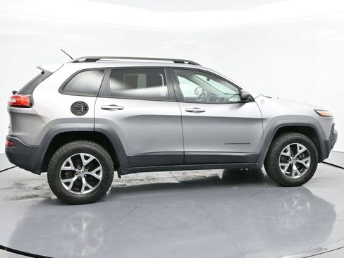 Used 2015 Jeep Cherokee Trailhawk image 8
