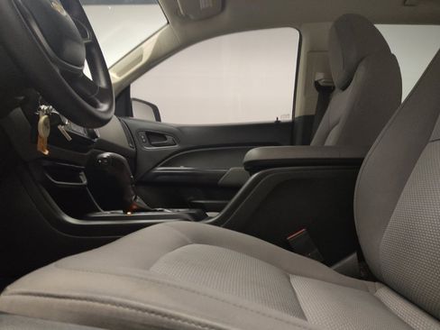 Used 2019 Chevrolet Colorado W/T w/ Custom Special Edition RWD image 17