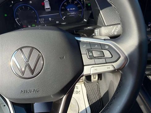 Certified 2025 Volkswagen Atlas Peak Edition SE AWD/4WD image 15