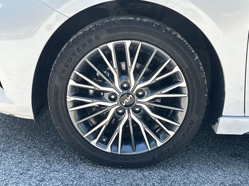 Used 2024 Kia Forte GT-Line w/ GT-Line Premium Package image 11