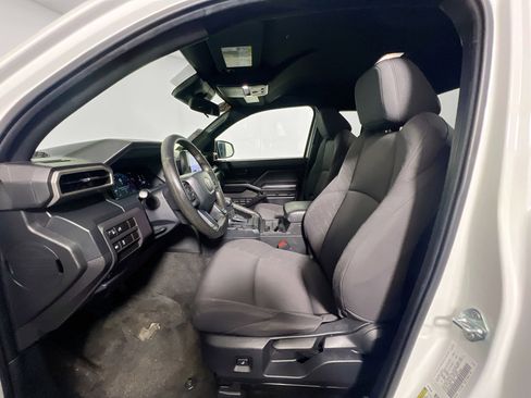 Used 2024 Toyota Tacoma SR image 14