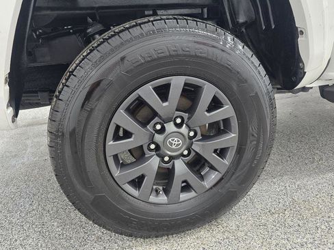 Used 2021 Toyota Tacoma SR5 RWD image 32