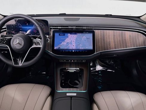 New 2026 Mercedes-Benz E 450 4MATIC Sedan image 4