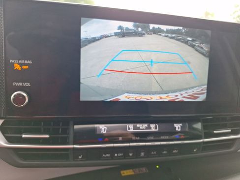 Used 2025 Toyota Sienna XSE FWD image 24