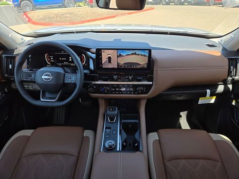 New 2026 Nissan Pathfinder Platinum AWD/4WD image 7