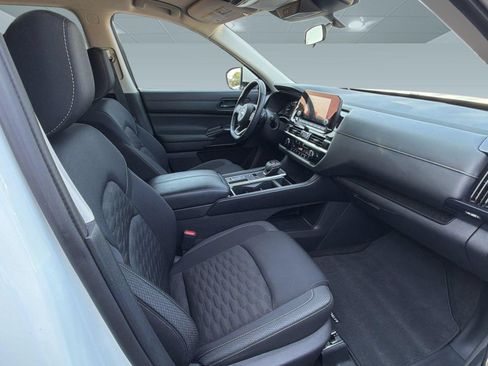 Used 2023 Nissan Pathfinder SV w/ SV Premium Package FWD image 23