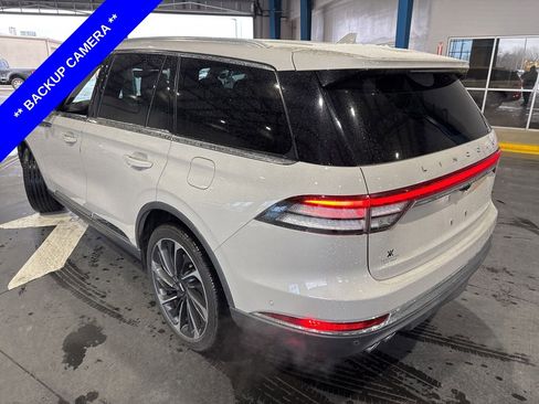 Used 2020 Lincoln Aviator Reserve w/ Equipment Group 202A image 8