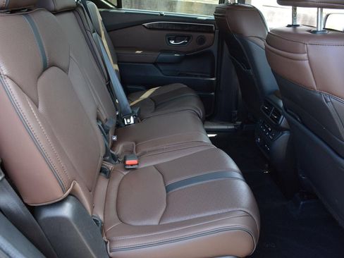 Used 2024 Honda Pilot Elite image 17