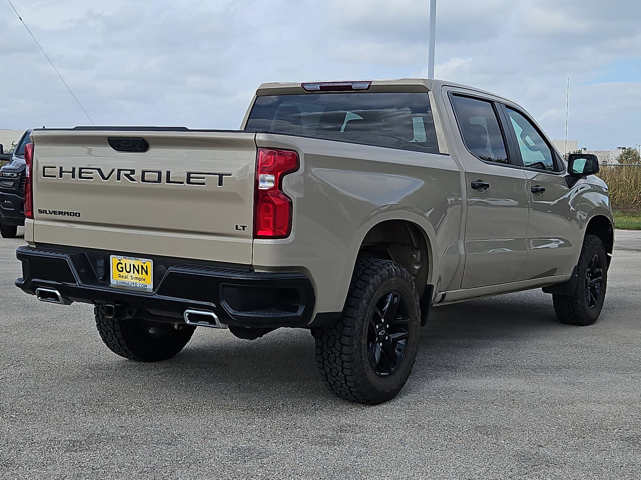 Used 2023 Chevrolet Silverado 1500 LT Trail Boss w/ LPO, Dark Essentials Package AWD/4WD image 3