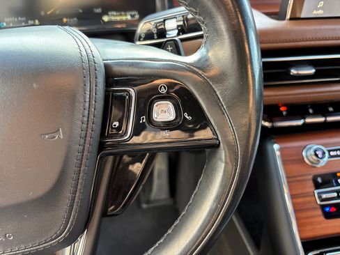 Used 2020 Lincoln Aviator Reserve image 18