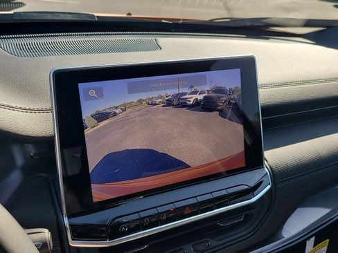 New 2026 Jeep Compass Latitude image 17