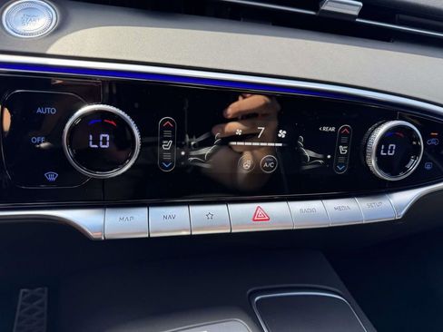 Certified 2025 Genesis GV70 3.5T Sport image 24