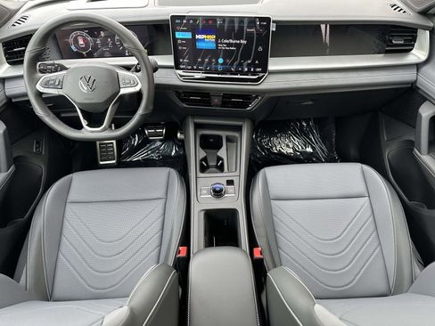 New 2026 Volkswagen Tiguan SE R-Line image 11