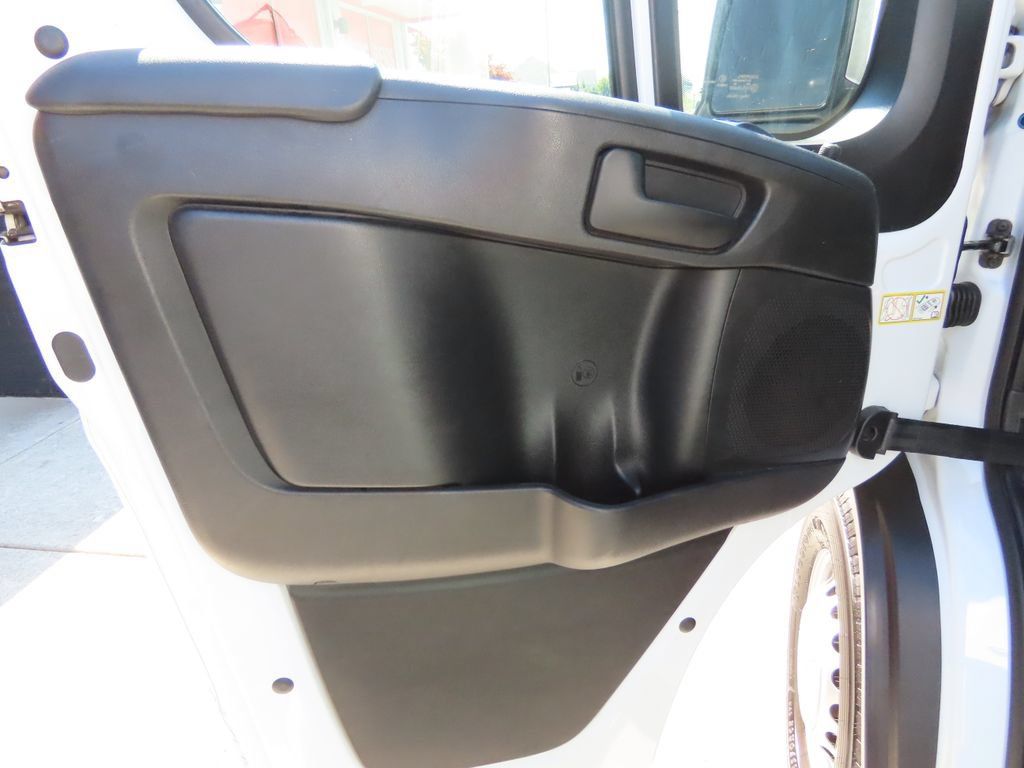 Used 2025 RAM ProMaster 2500 w/ Convenience Group FWD image 19