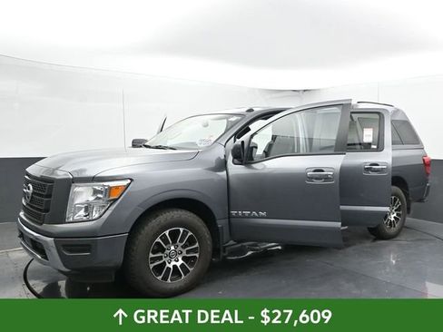 Used 2021 Nissan Titan SV w/ SV Convenience Package image 59