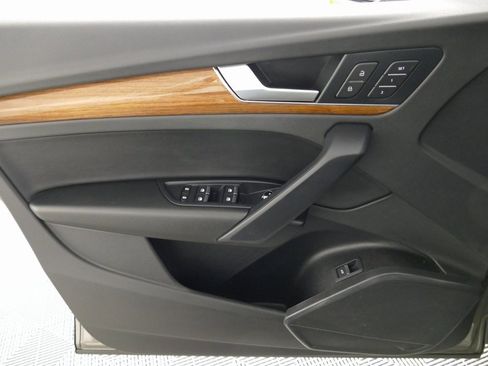 Used 2023 Audi Q5 2.0T Premium w/ Convenience Package image 10