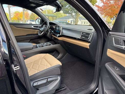 New 2026 Volkswagen Atlas Cross Sport SE image 15