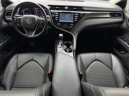 Used 2019 Toyota Camry L image 4