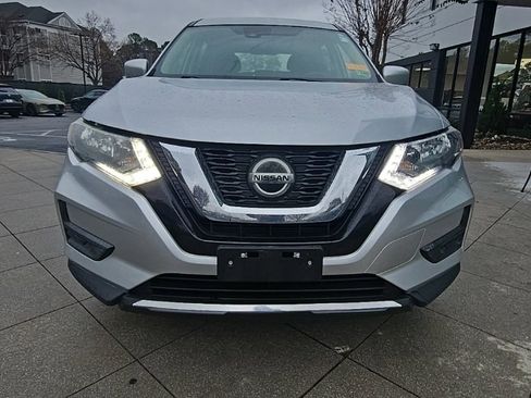 Used 2019 Nissan Rogue S image 8