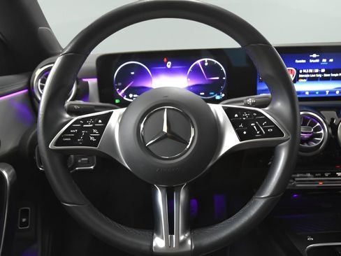 Used 2025 Mercedes-Benz CLA 250 4MATIC image 19