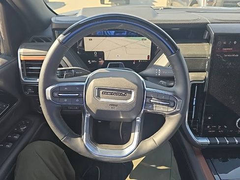 Used 2025 GMC Yukon Denali w/ Denali Reserve Package AWD/4WD image 27