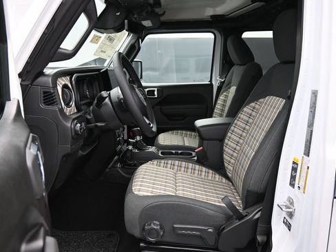 New 2026 Jeep Gladiator Sport AWD/4WD image 9
