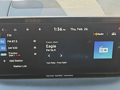 Used 2023 Hyundai Santa Fe SEL w/ Premium Package image 12