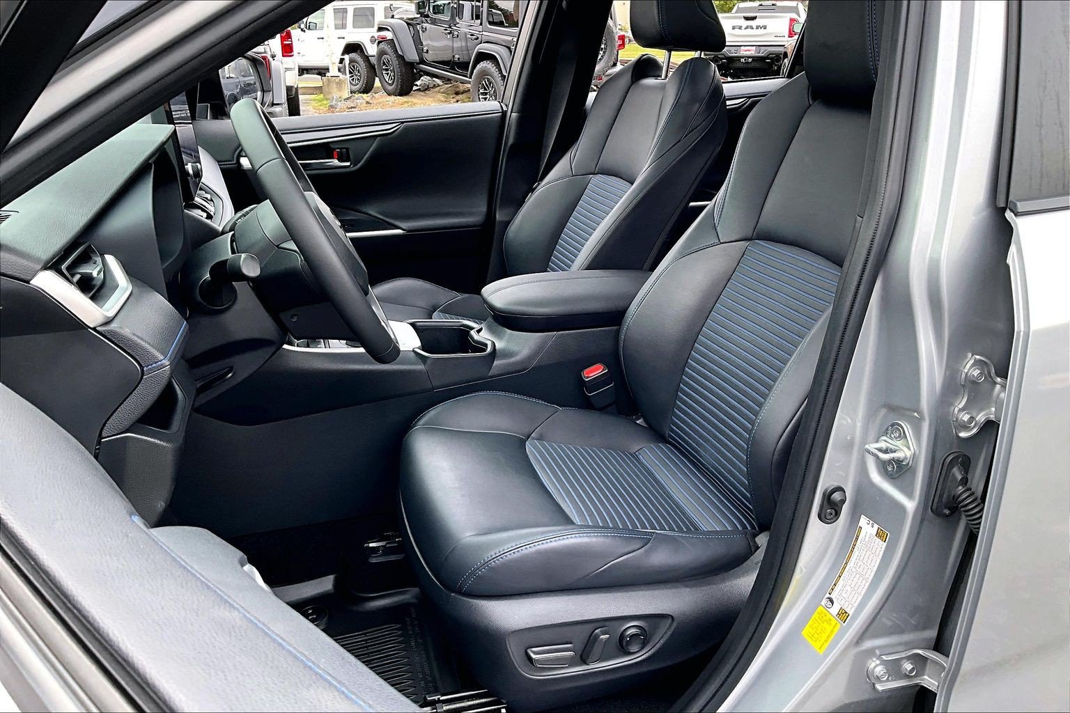 Used 2023 Toyota RAV4 XSE AWD/4WD image 21