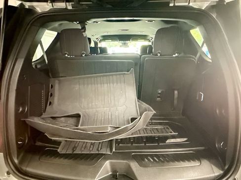 Used 2023 GMC Yukon SLE w/ LPO, Floor Liner Package AWD/4WD image 25
