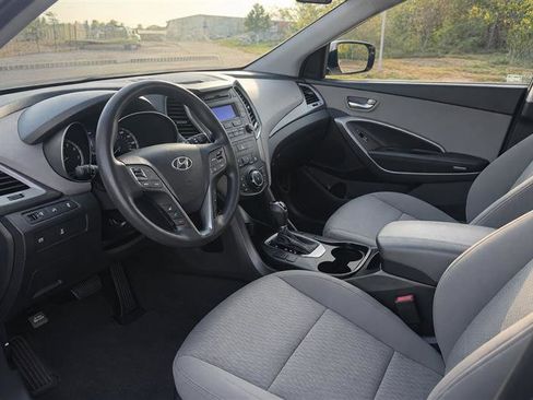 Used 2016 Hyundai Santa Fe Sport image 13