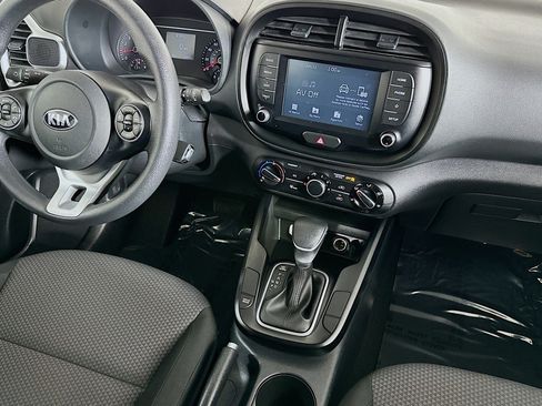 Used 2020 Kia Soul LX FWD image 6