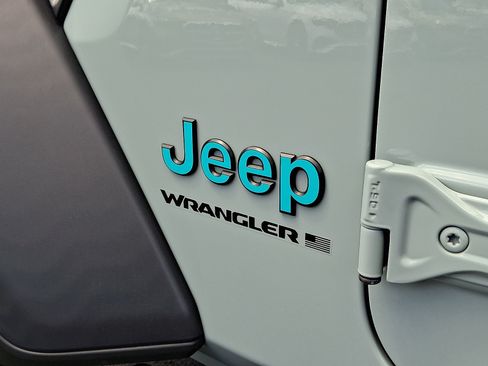 Used 2024 Jeep Wrangler Unlimited Sport AWD/4WD image 29