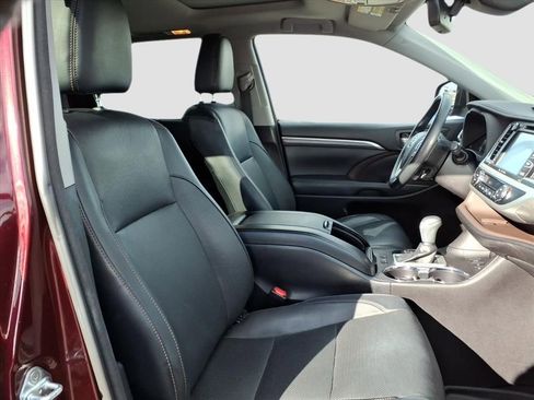 Used 2018 Toyota Highlander Limited image 10