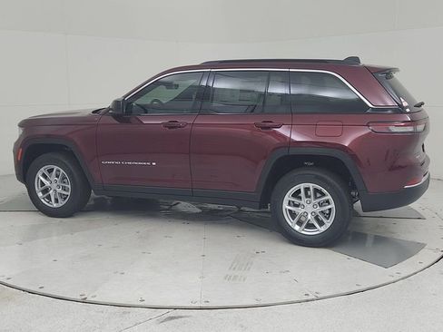 New 2025 Jeep Grand Cherokee Laredo X image 9