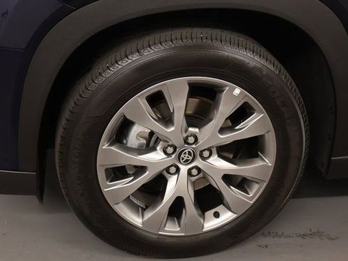 Certified 2024 Toyota Grand Highlander AWD image 8