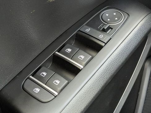 Certified 2025 Kia Soul LX w/ LX Technology Package FWD image 24