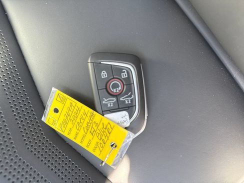 Used 2024 Chevrolet Corvette Stingray Premium Cpe w/ Z51 Performance Package RWD image 35