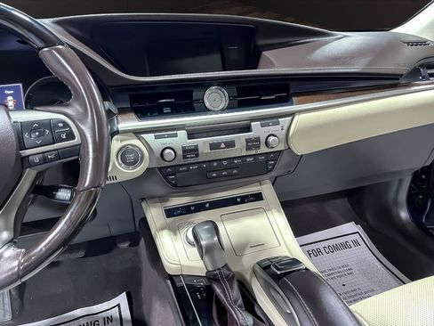 Used 2018 Lexus ES 350 w/ Navigation System Package image 15