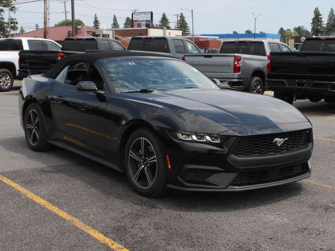 Used 2025 Ford Mustang Premium RWD image 3